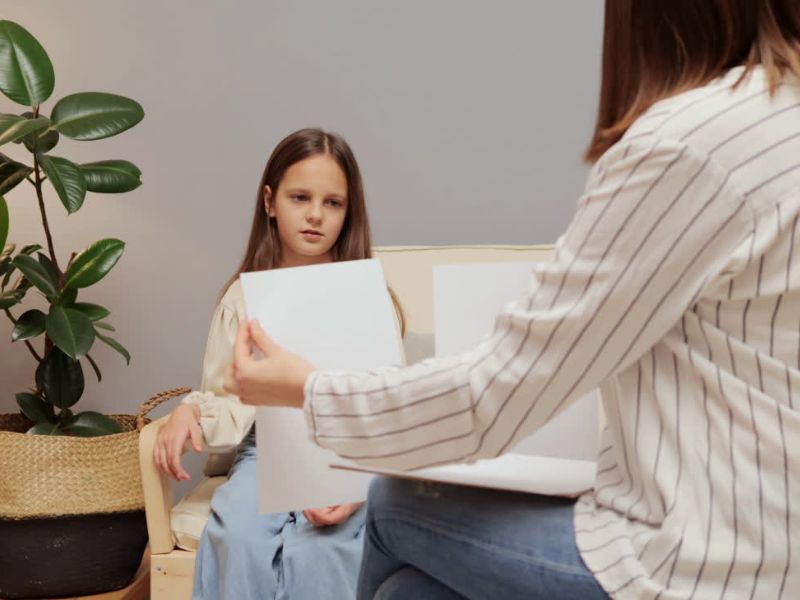 Devojčica kod lekara leči ADHD